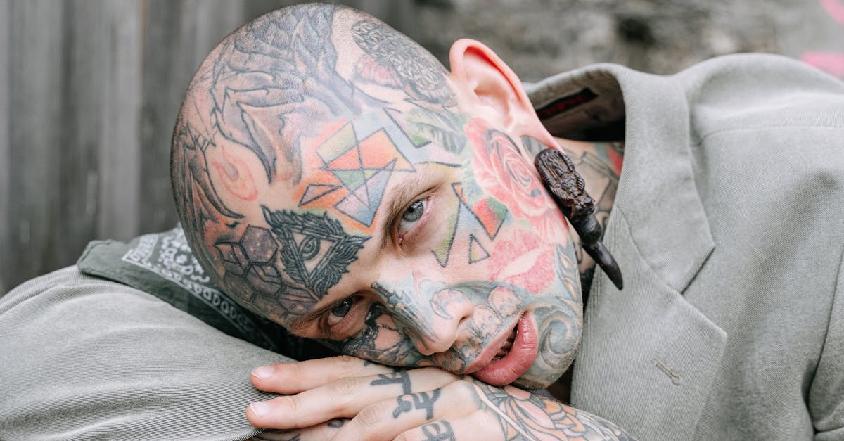 Disposable vs. Reusable Safety Gloves: Which is Better?