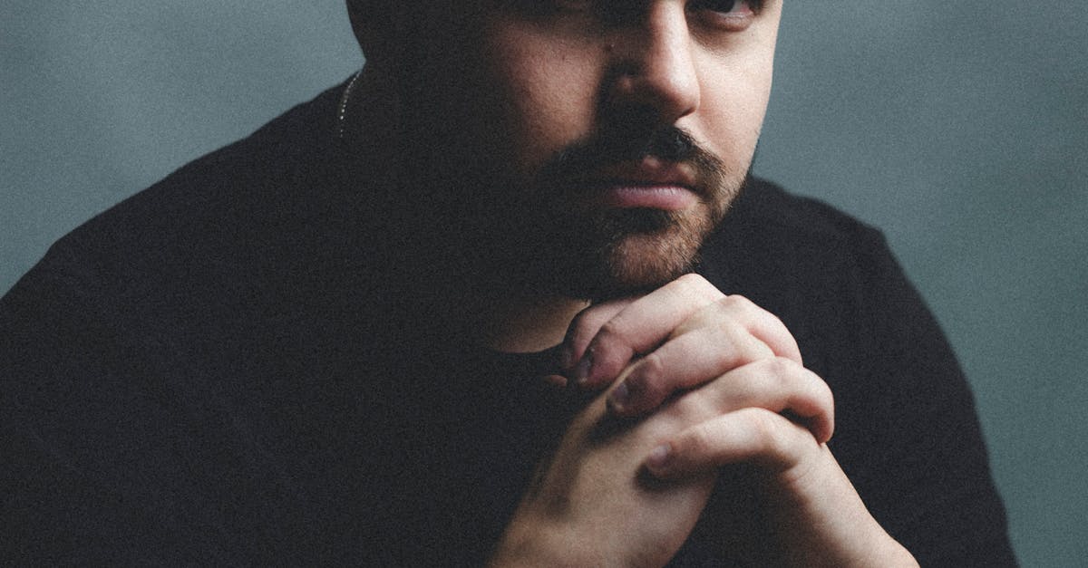 How to Create Blended Looks with the Right Applicator Brush